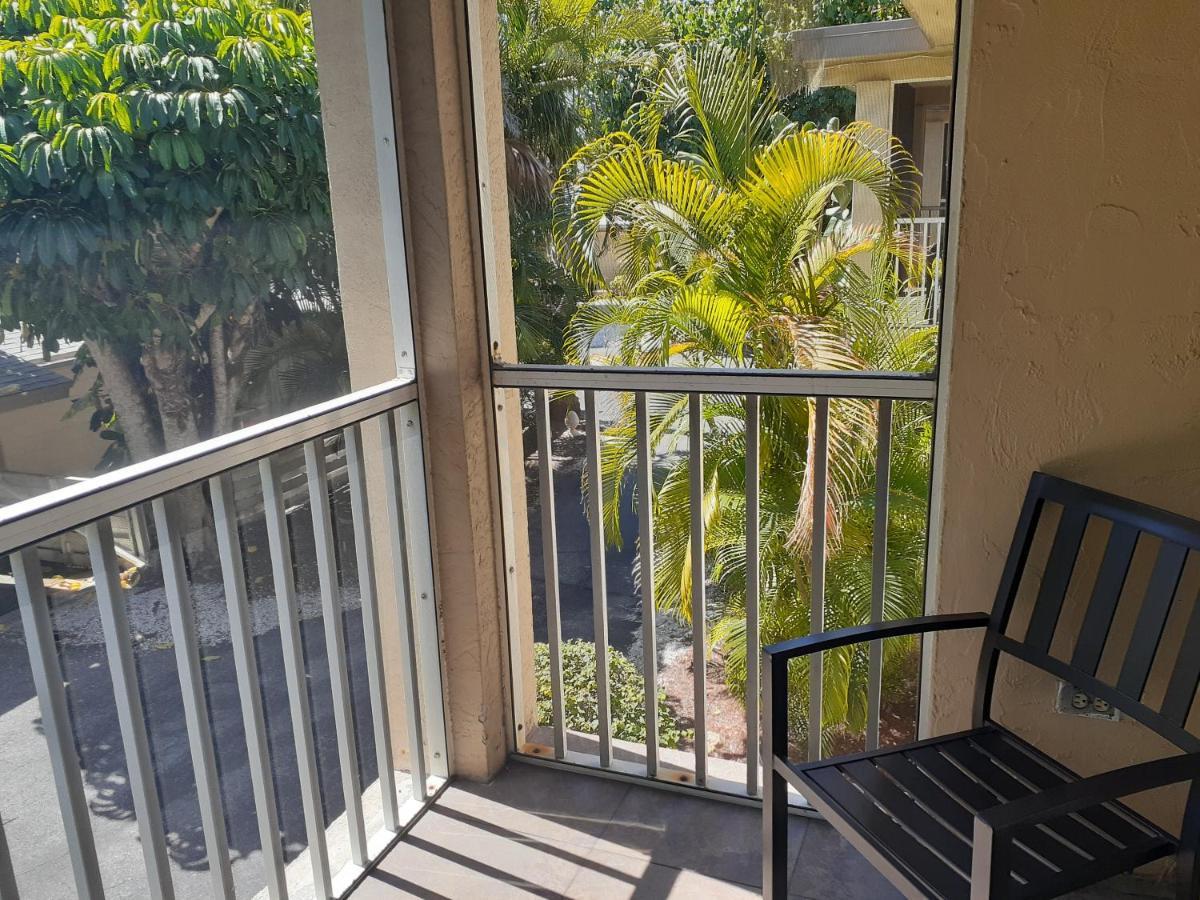 Turtle Crawl Inn - Longboat Key Kültér fotó